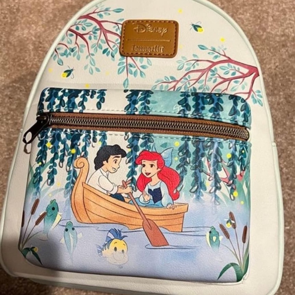 Little mermaid lounge fly